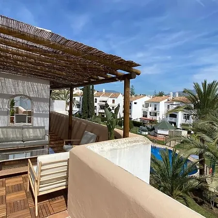 Apartment Luxurious Penthouse With 180m2 Sunlit Terrace