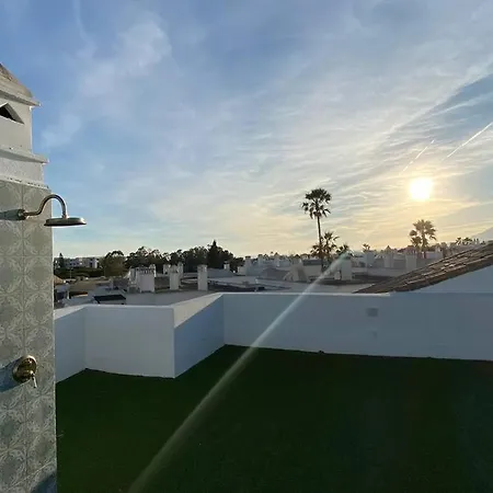 Luxurious Penthouse With 180m2 Sunlit Terrace *